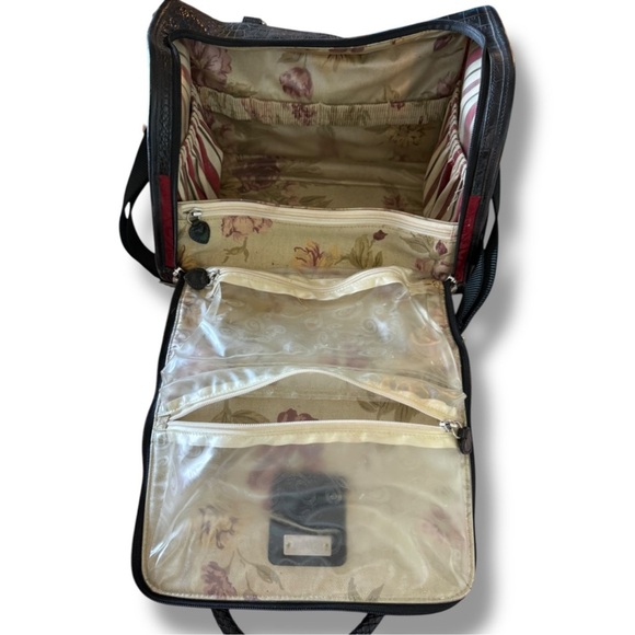 BRIGHTON RED BLACK HEART TRAVEL COSMETICS BAG - Picture 12 of 16